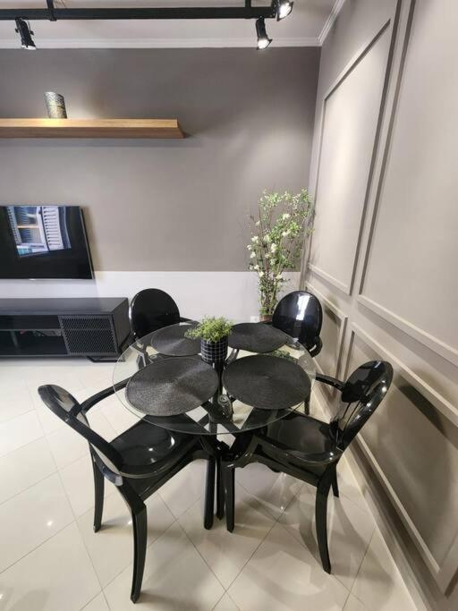 Incrivel Apto Na Quadra Da Em Apartamento *